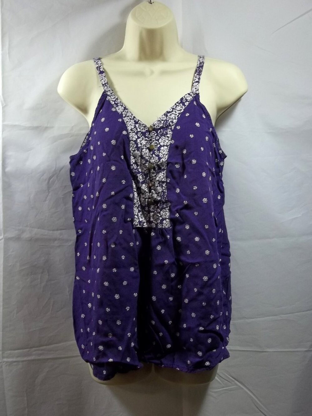 Sonoma Goods For Life Womens Tank Top Size Medium Buttons Floral Purple White